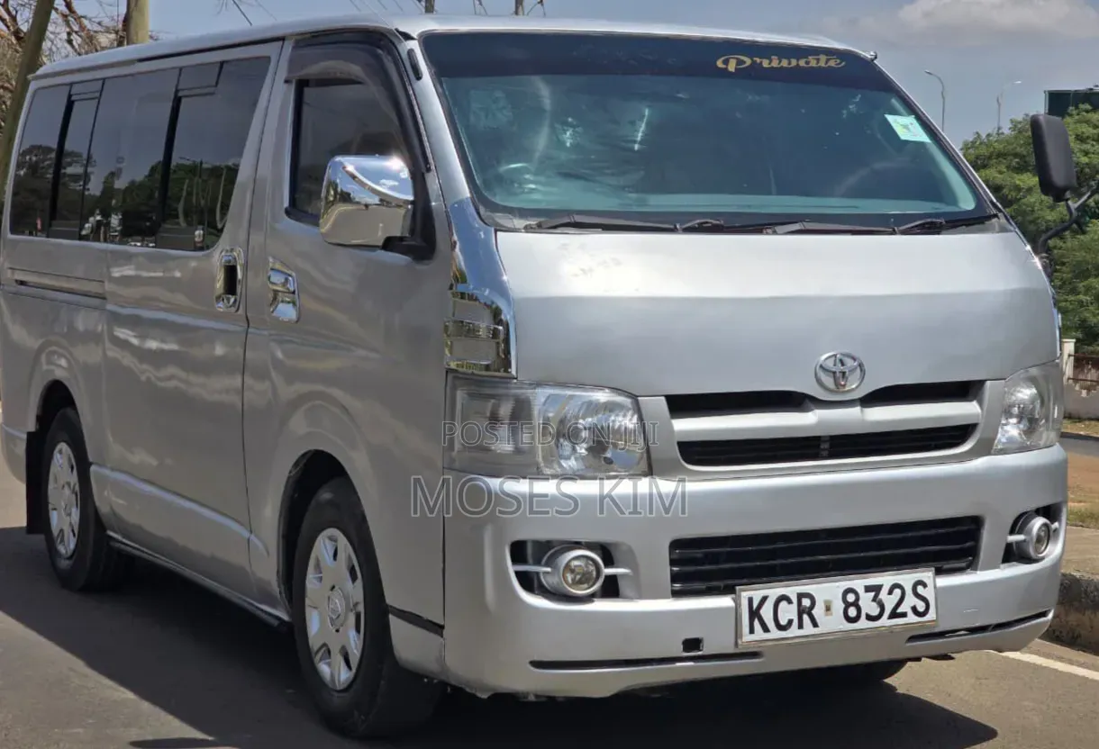 Toyota HiAce 2013 Silver
