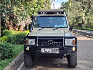 Toyota Land Cruiser 2013 Beige