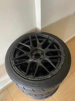 Size 18 Rims With Runflat Tyres Benz/ Golf/Audi