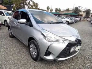Toyota Vitz 2018 Silver
