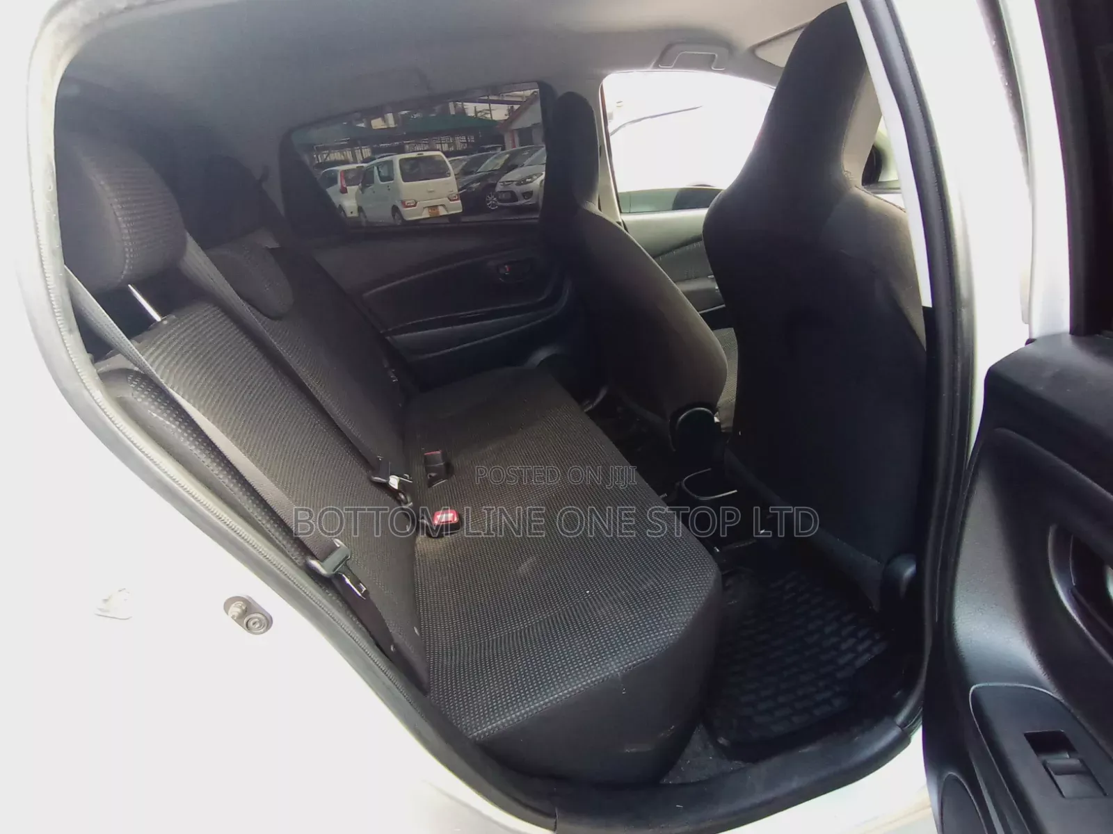 Toyota Vitz 2018 Silver
