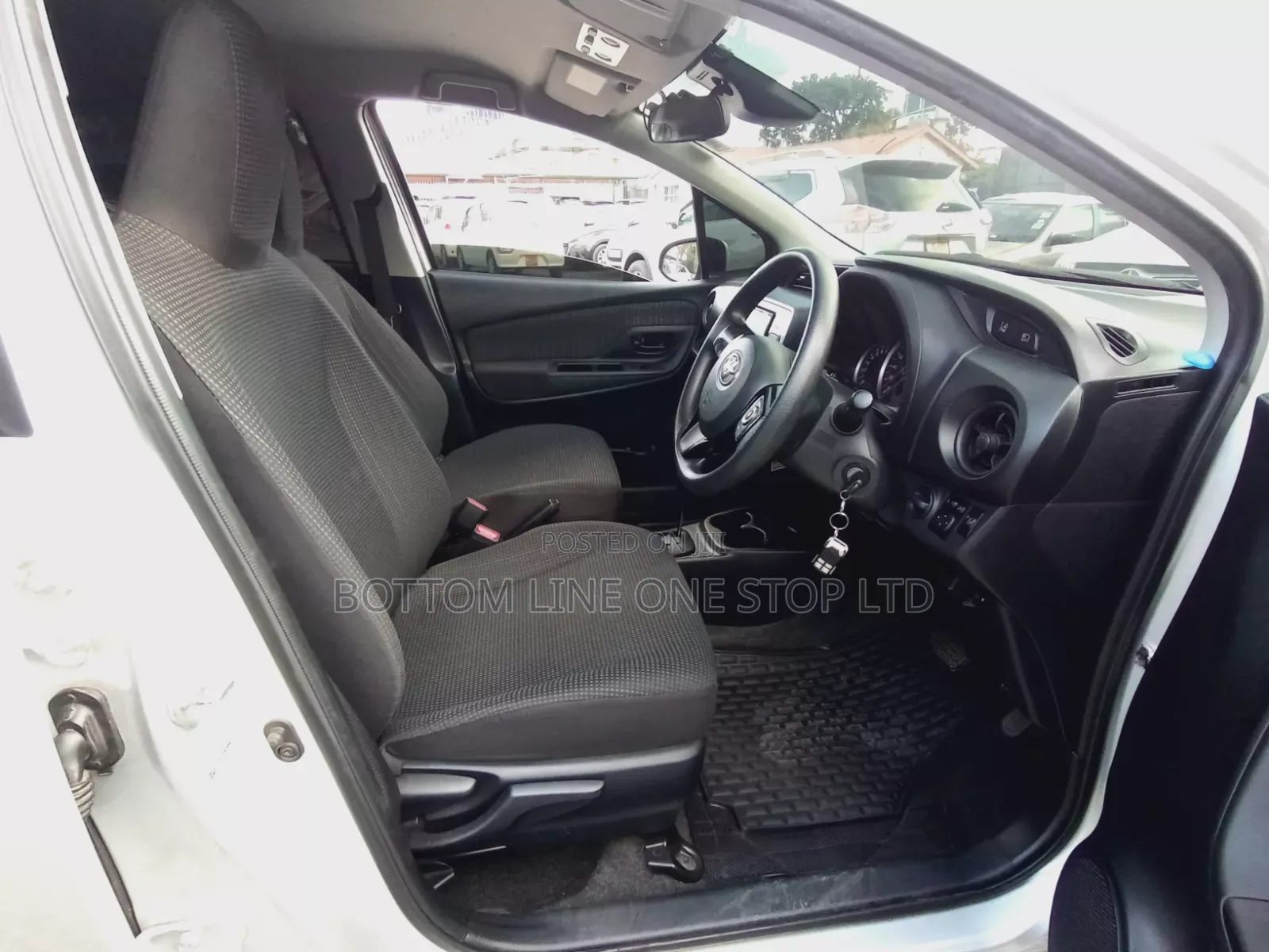 Toyota Vitz 2018 Silver