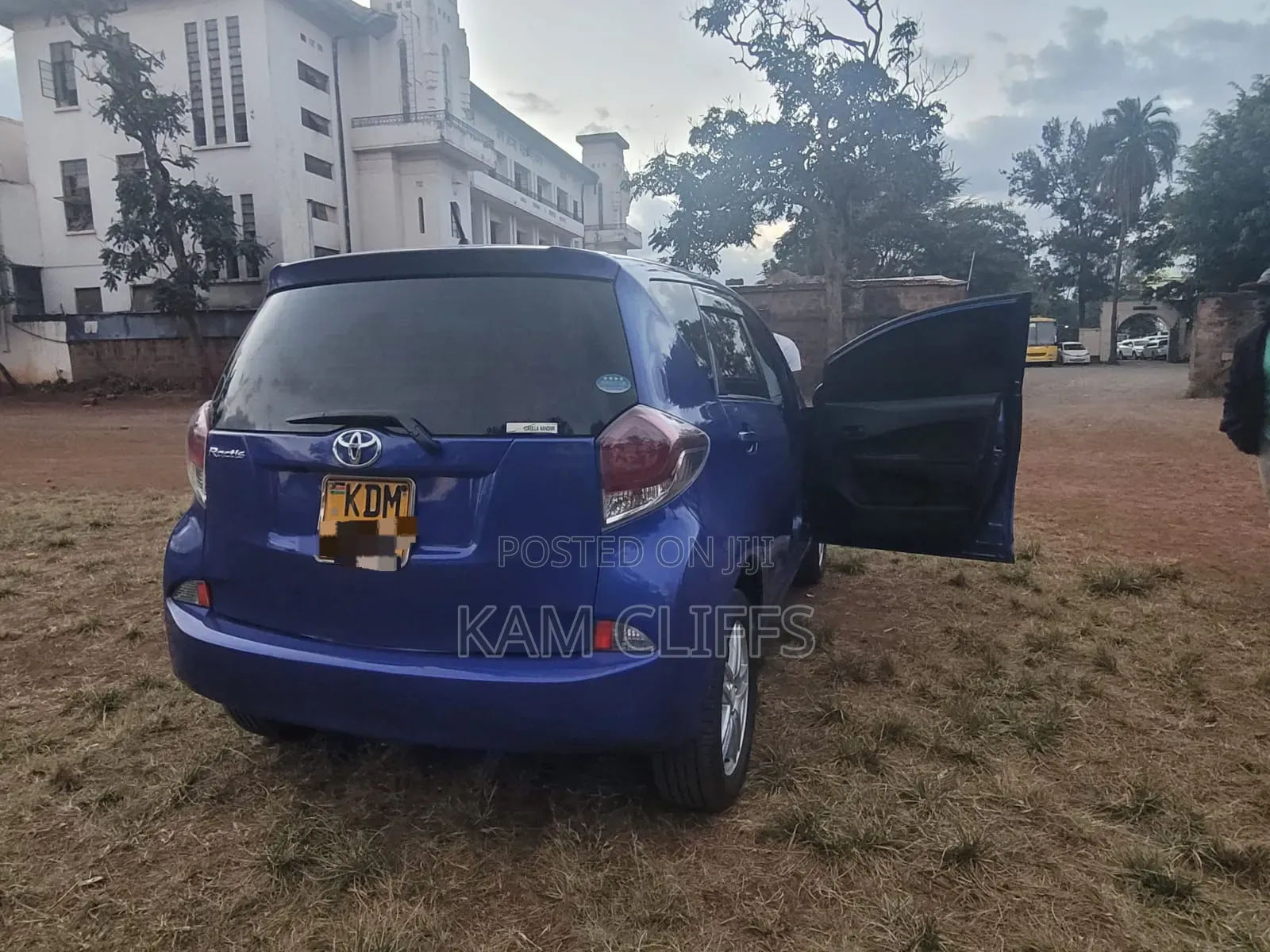 Toyota Ractis 2016 Blue