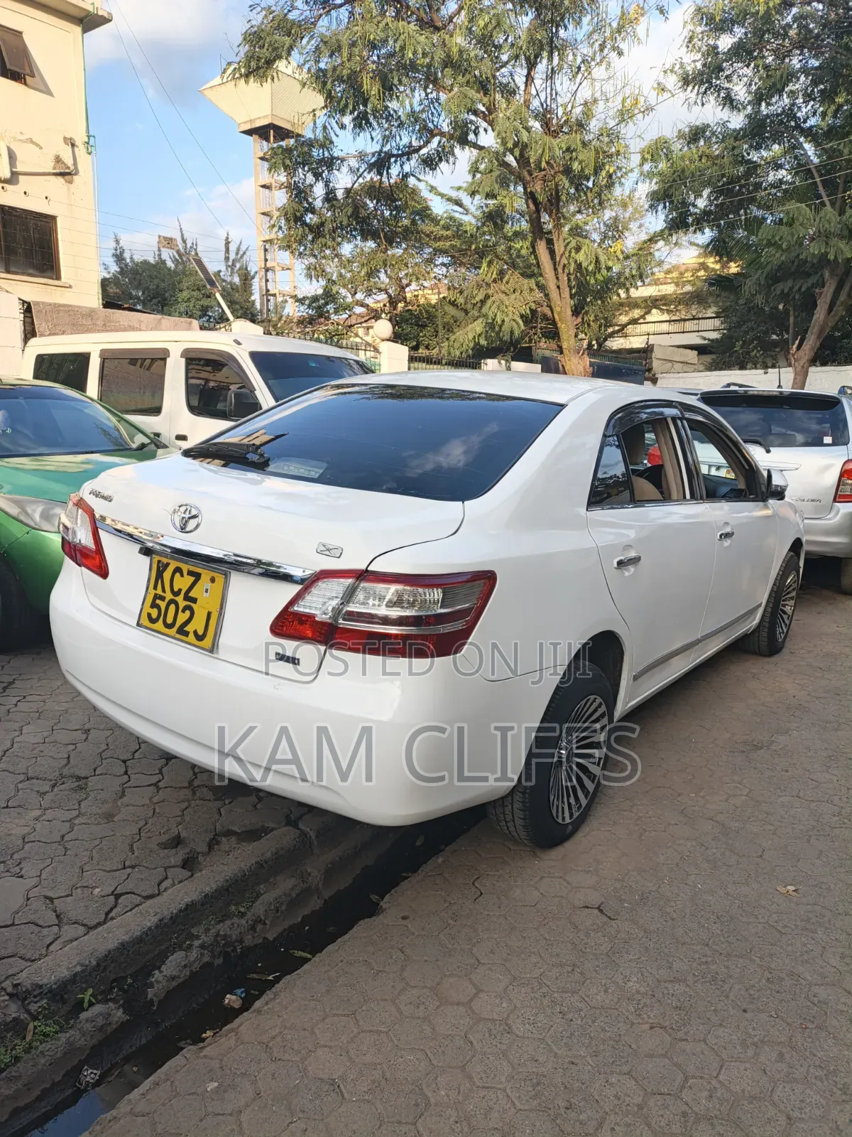 Toyota Premio 2012