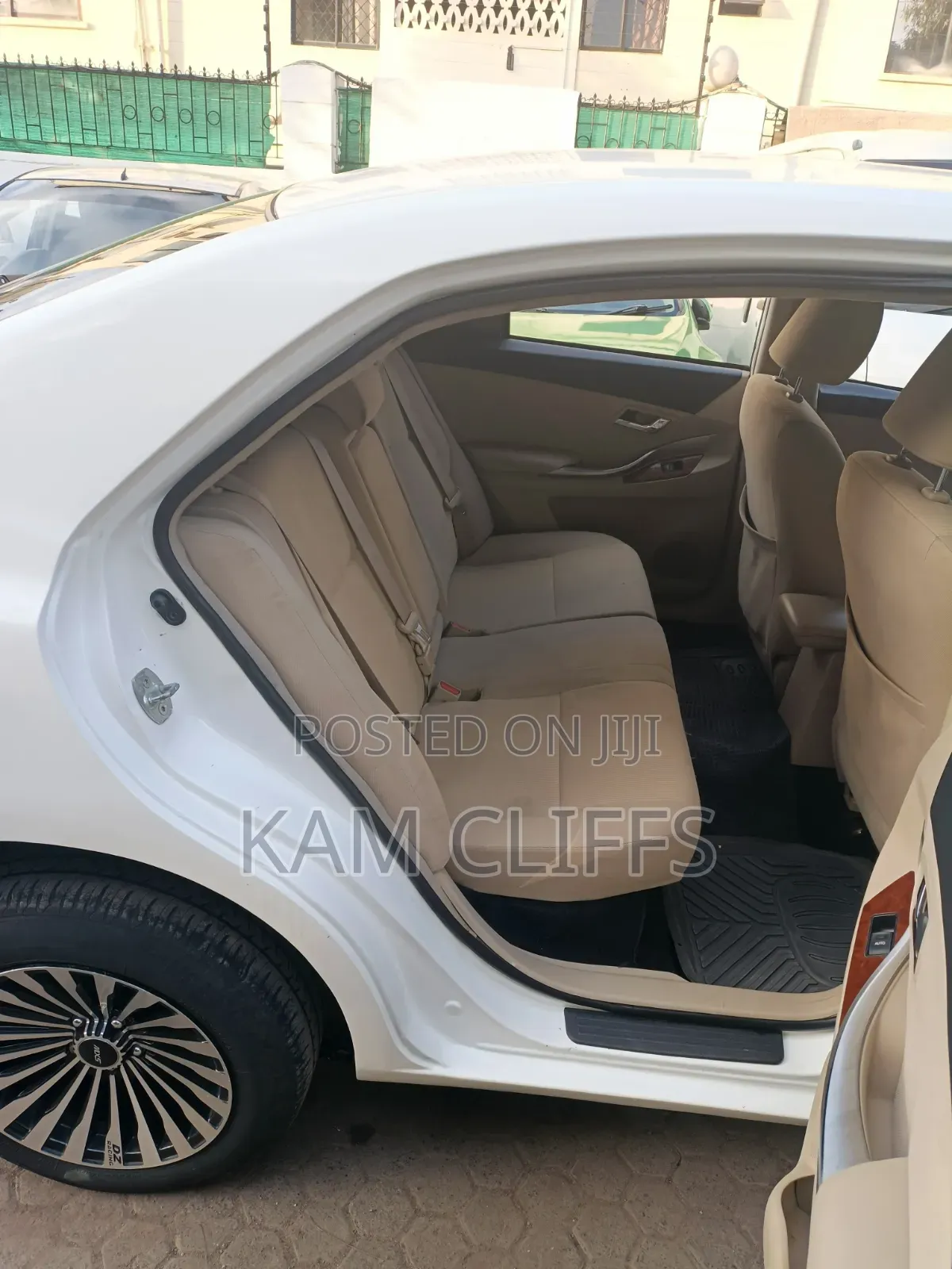 Toyota Premio 2012