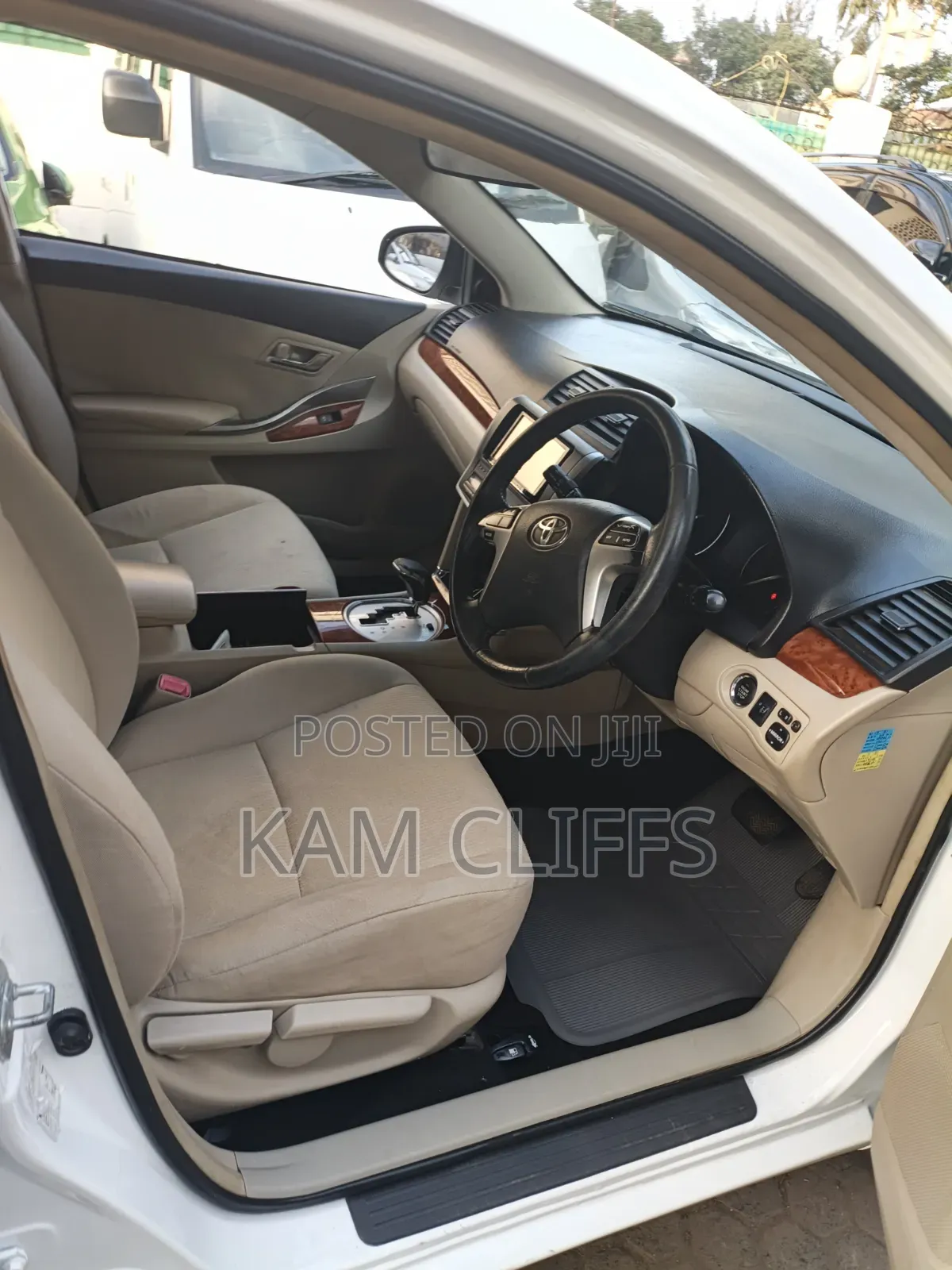 Toyota Premio 2012