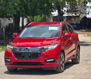 Honda Vezel 2019 Maroon