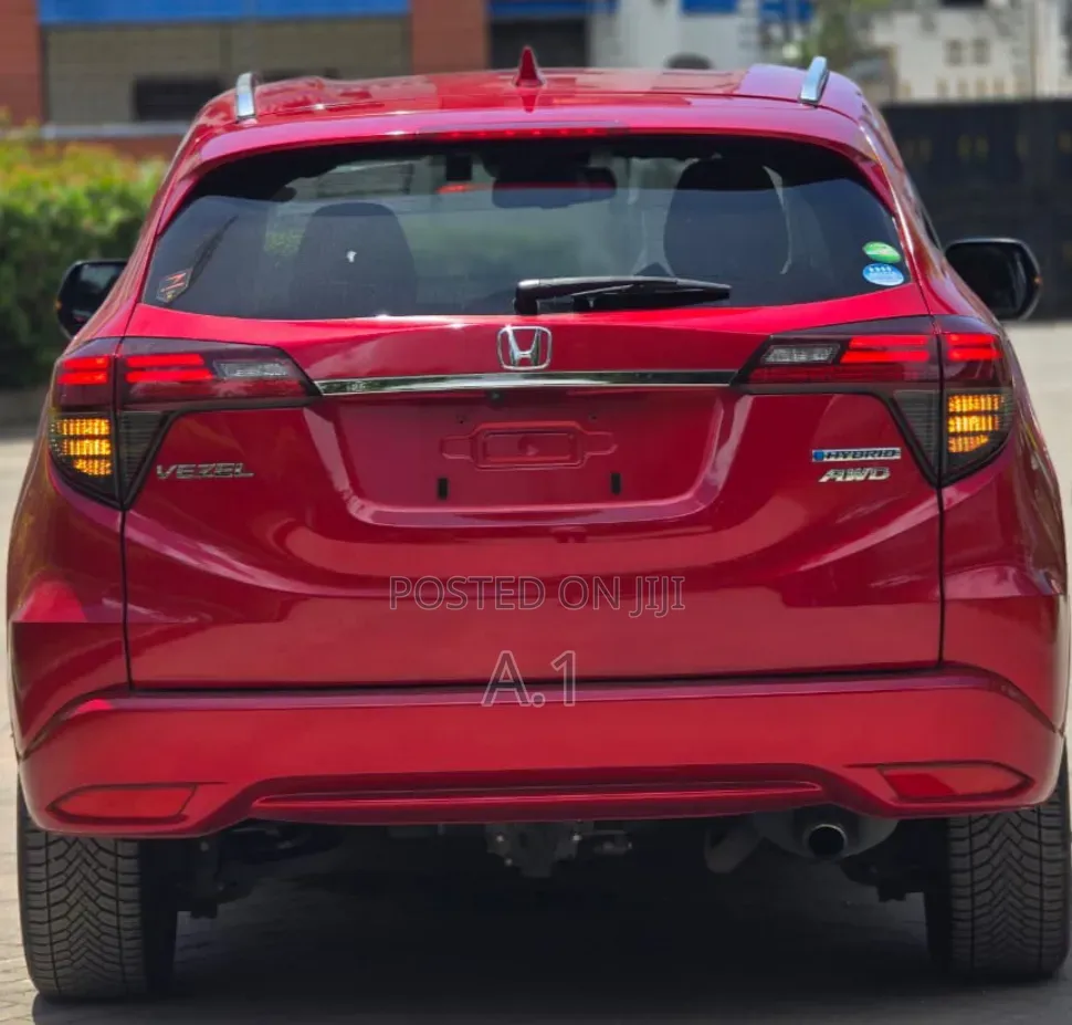 Honda Vezel 2019 Maroon