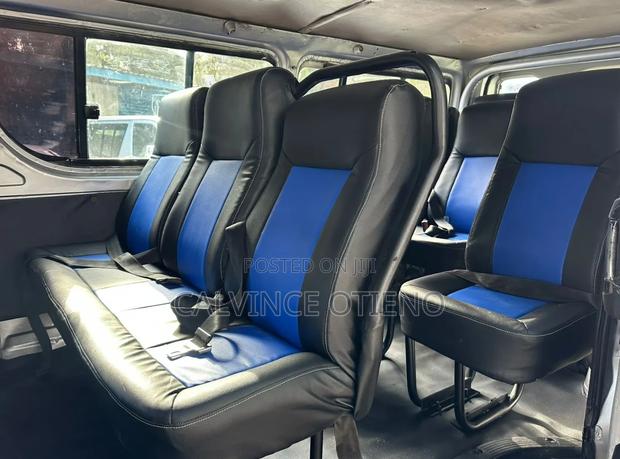 Toyota HiAce 2006 Silver - thumbnail 4