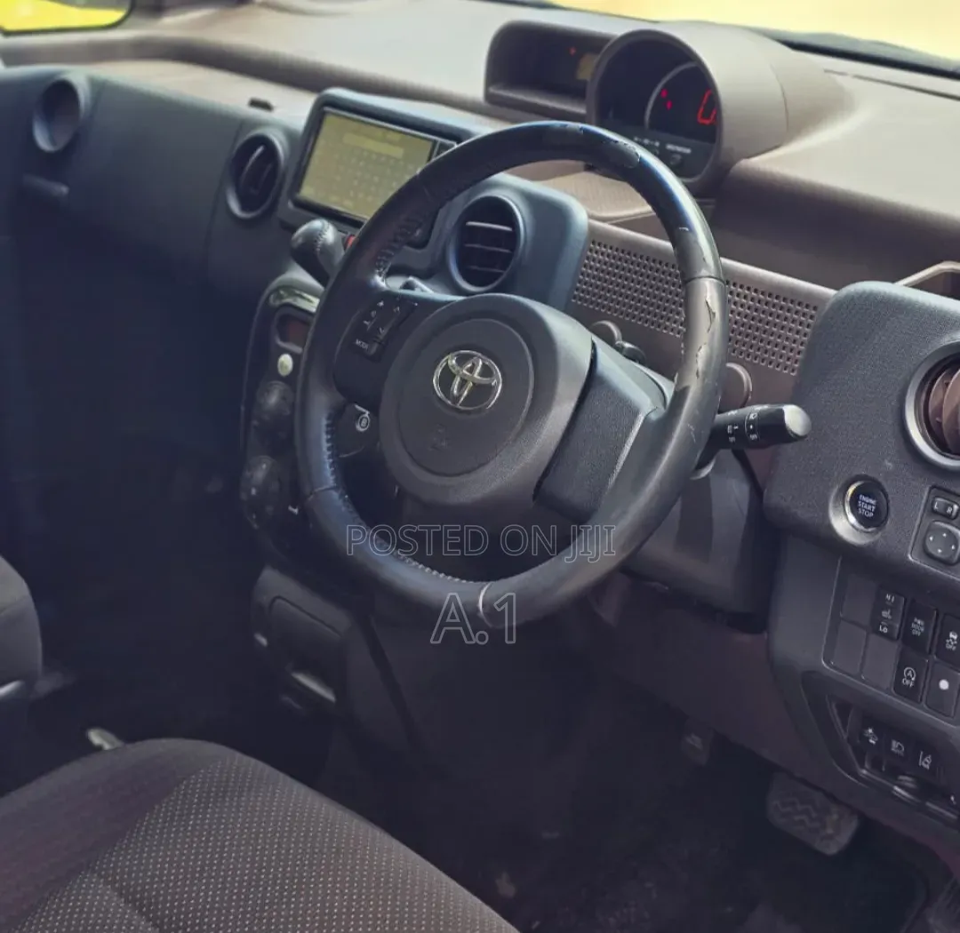 Toyota Porte 2019 White