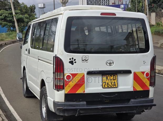 Toyota HiAce 2007 White - thumbnail 4