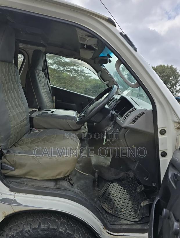 Toyota HiAce 2007 White - thumbnail 3