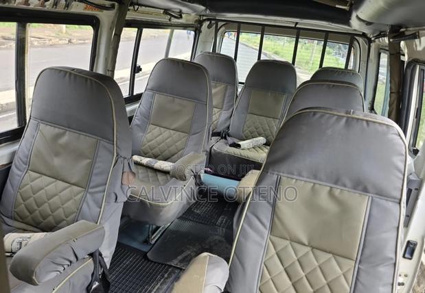 Toyota HiAce 2007 White - thumbnail 5