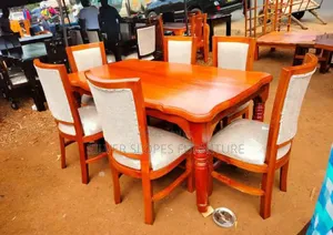 6 Seater Quality Mahogany Dinning Table.