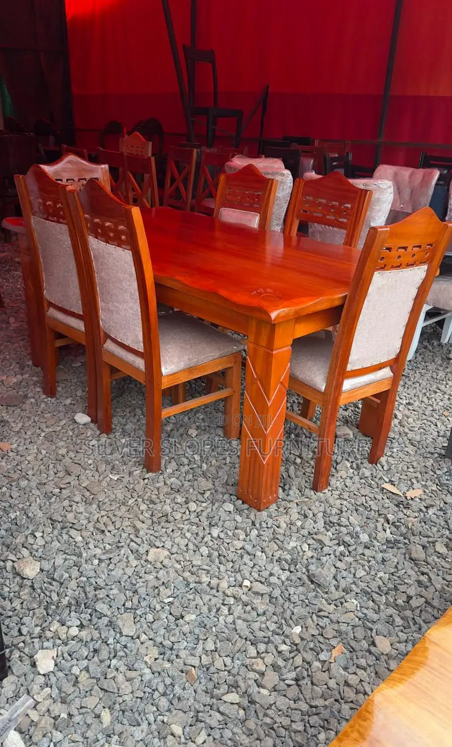 6 Seater Quality Mahogany Dinning Table.