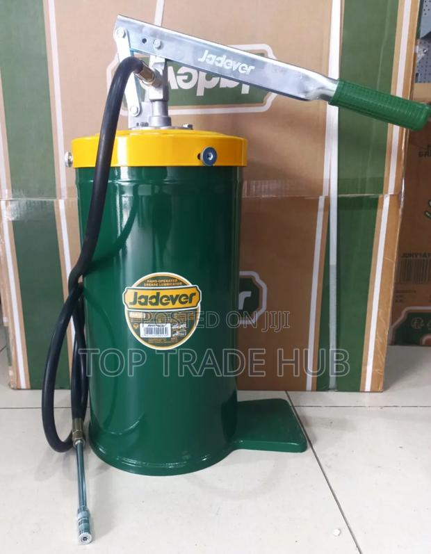 Jadever Hand-Operated Grease Lubricator 16kgs 1.5m Hose
