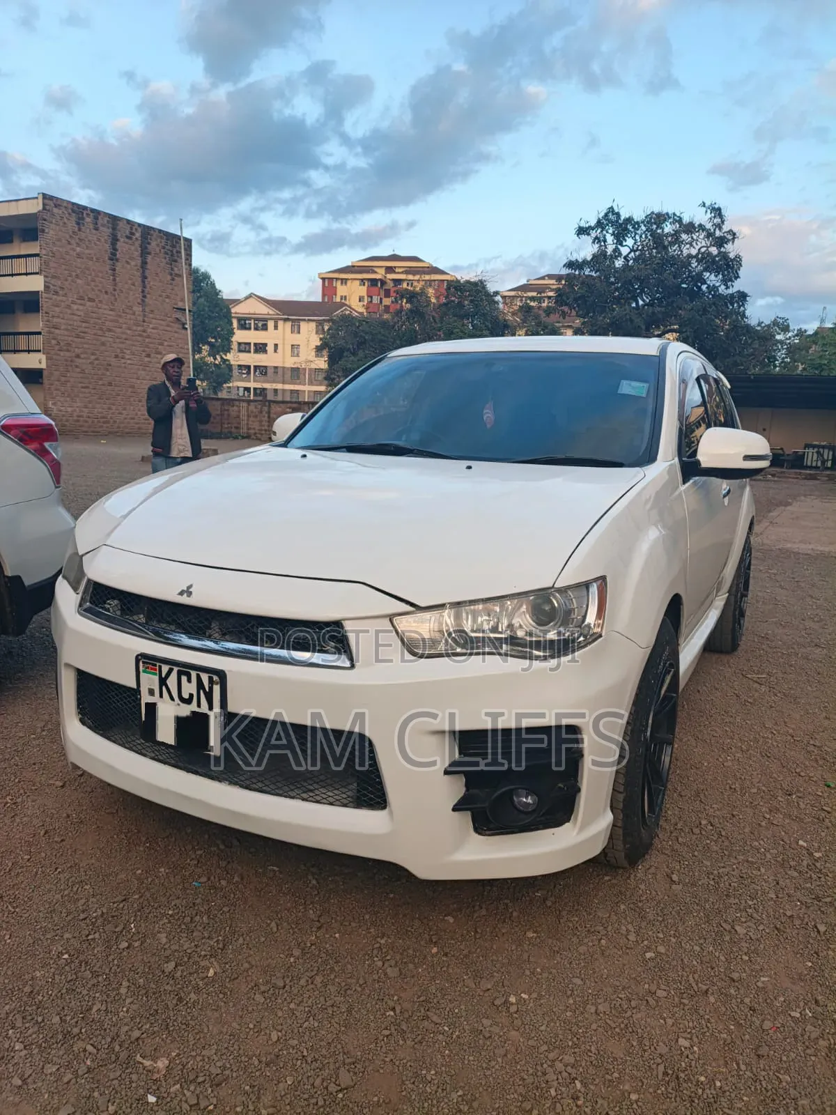 Mitsubishi Outlander 2011 White