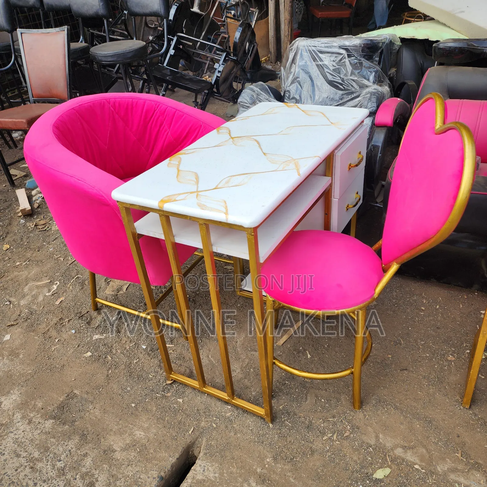 Manicure Table and Chairs Pink Color