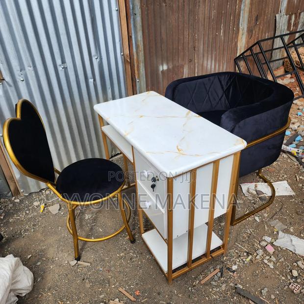 Manicure Table and Chairs Set Black