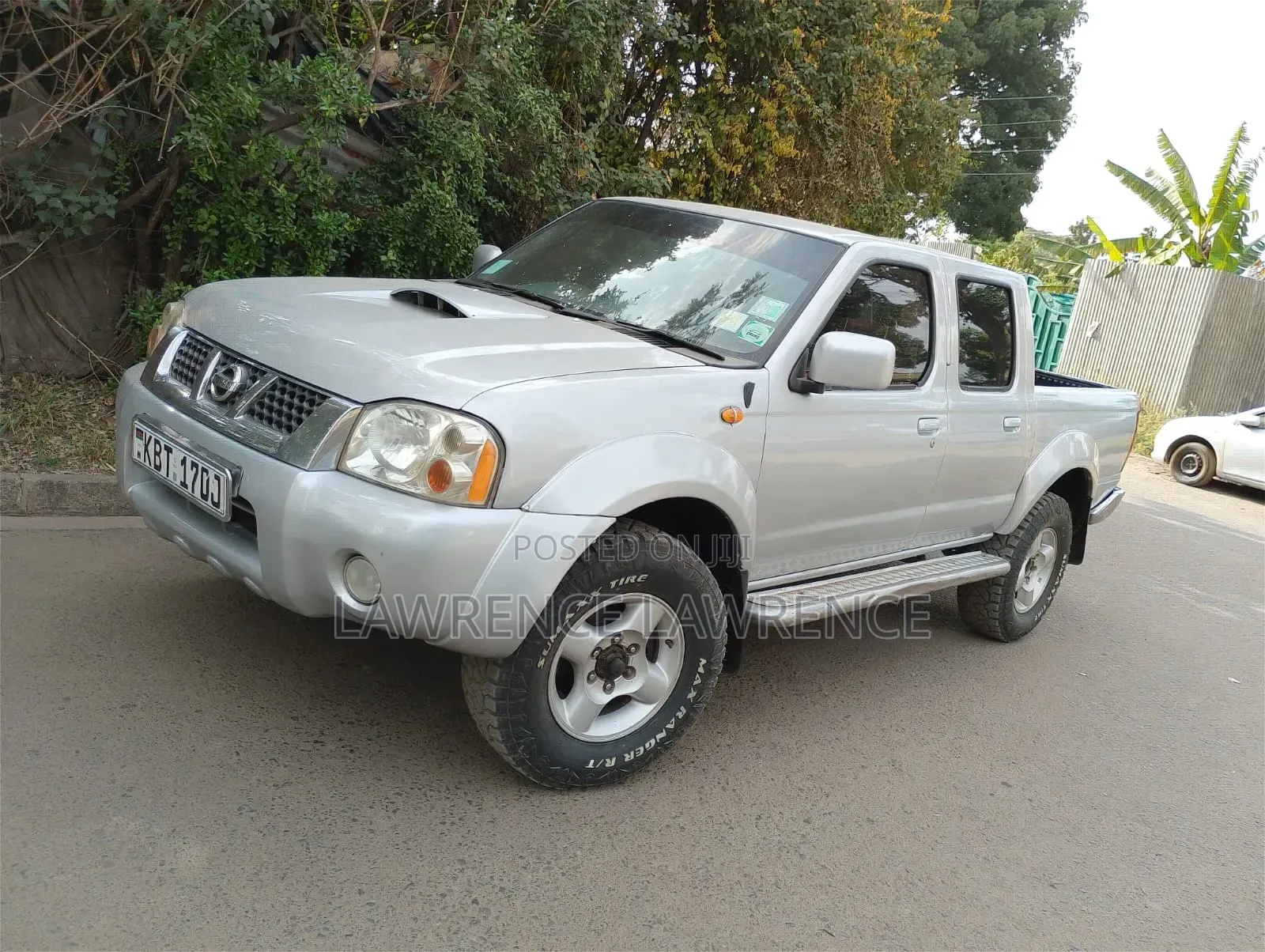 Nissan Hardbody 2005 Gray