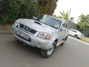 Nissan Hardbody 2005 Gray