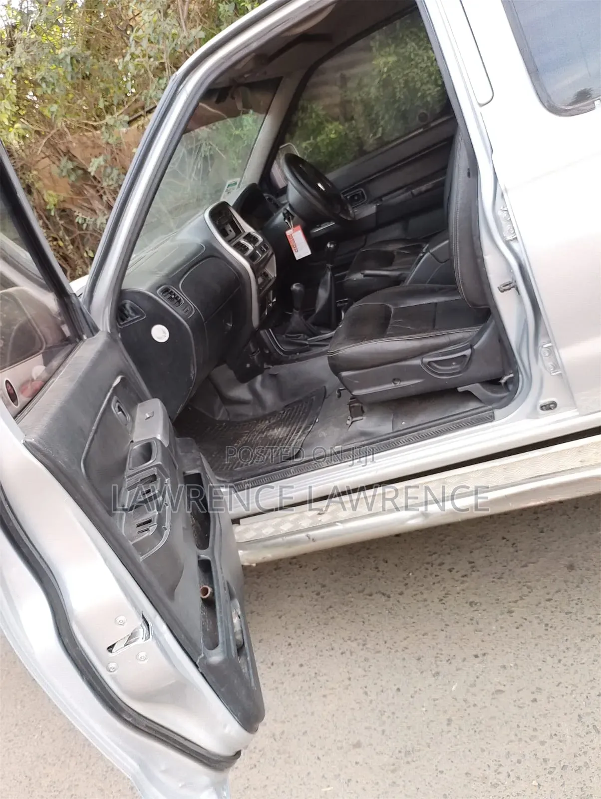Nissan Hardbody 2005 Gray