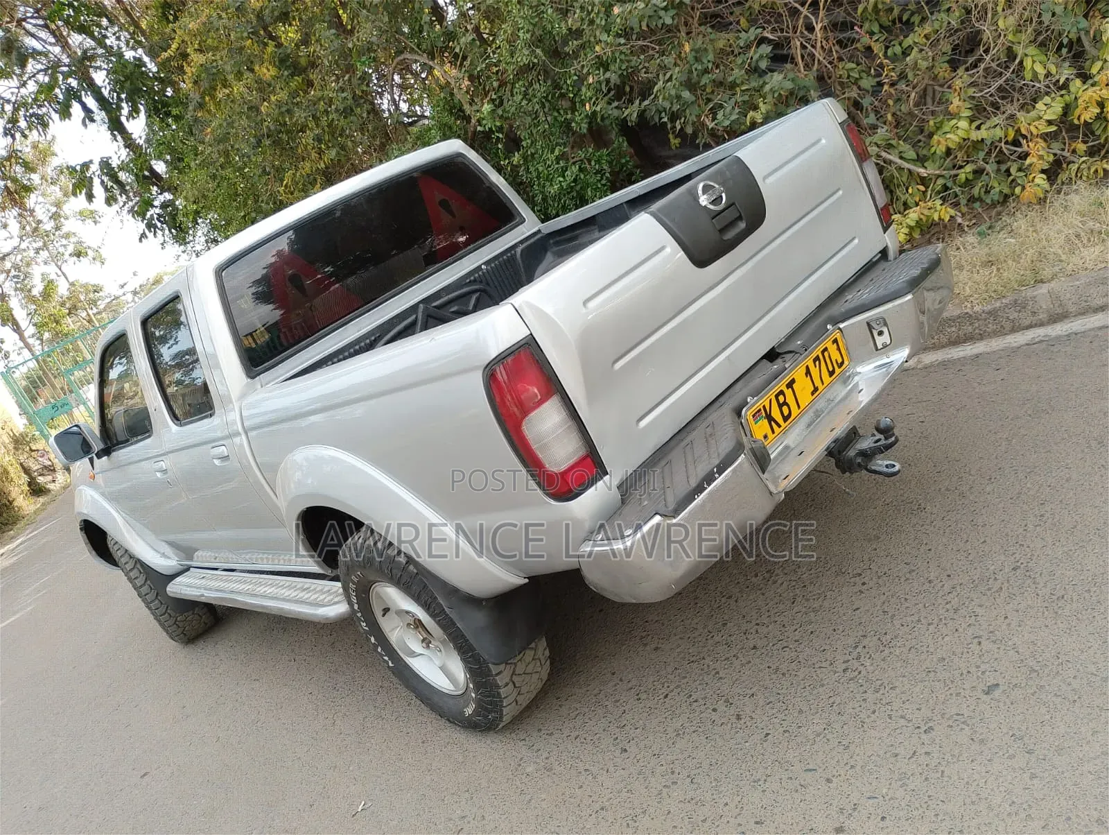 Nissan Hardbody 2005 Gray