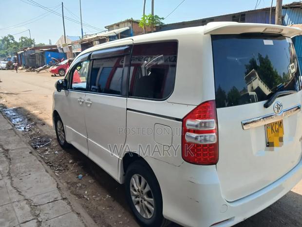 Toyota HiAce 2009 White - thumbnail 3