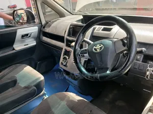 Toyota HiAce 2009 White