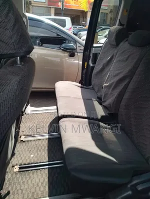 Toyota Voxy V 2WD 7-Seater 2011 Blue