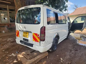 Toyota HiAce 2007 White