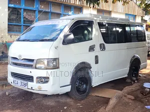 Toyota HiAce 2007 White