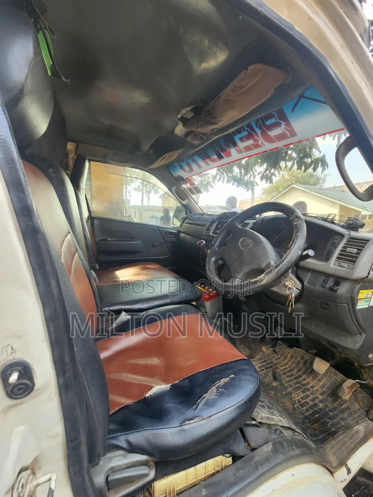 Toyota HiAce 2007 White