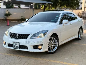 Toyota Crown 2013 White
