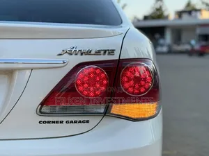 Toyota Crown 2013 White