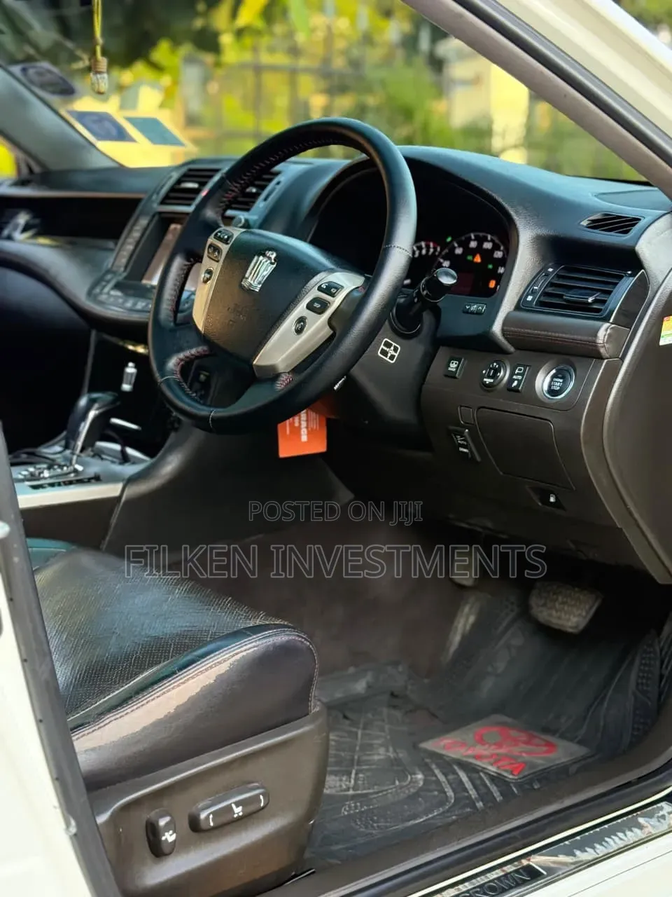Toyota Crown 2013 White