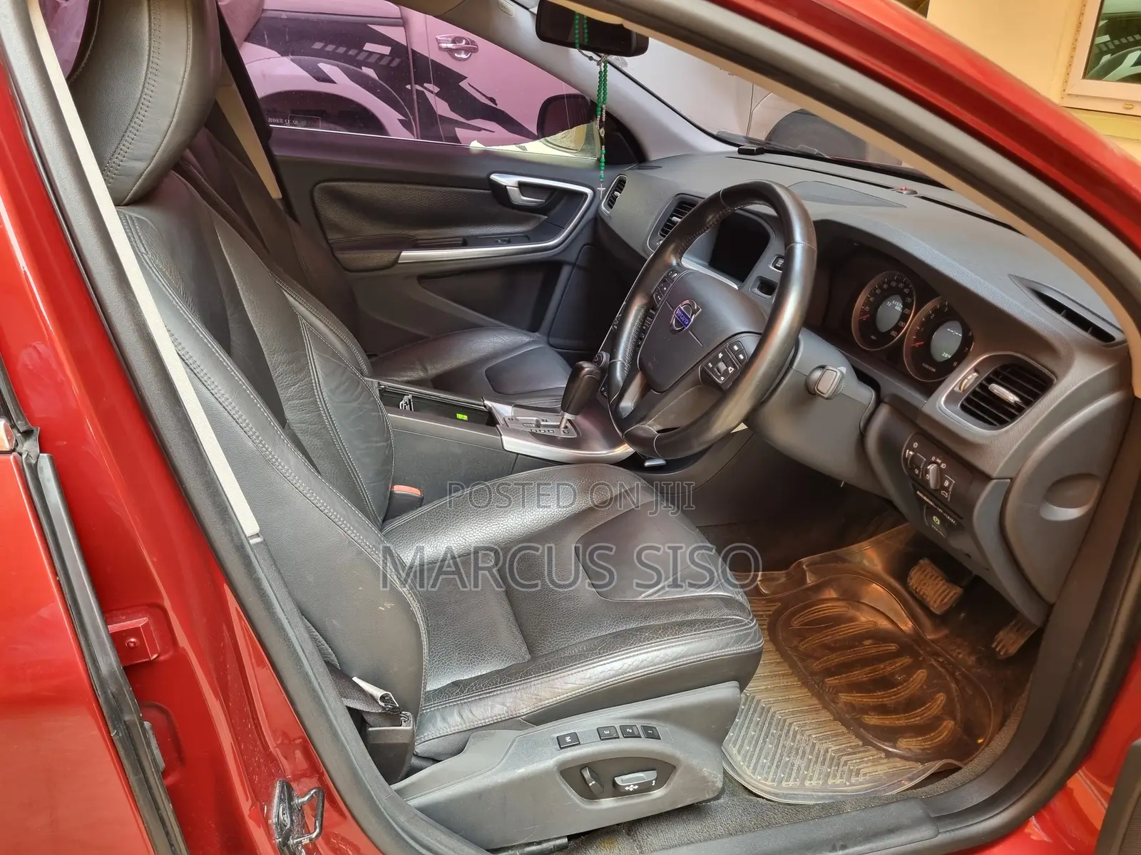 Volvo S60 2011 Red