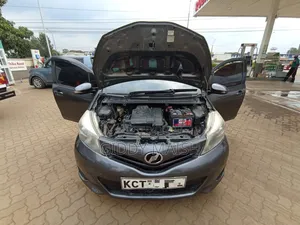 Toyota Vitz 2011 Purple
