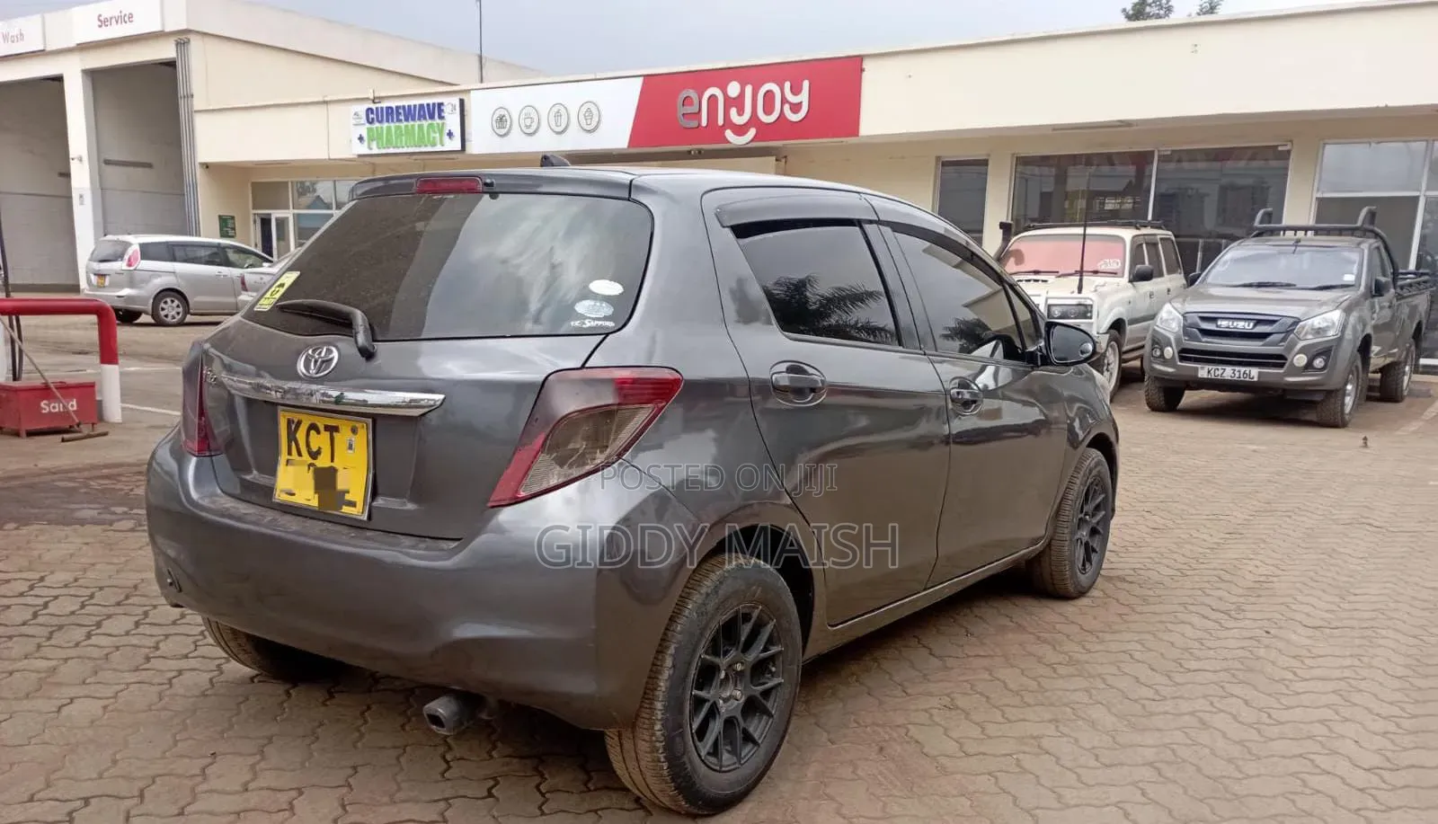 Toyota Vitz 2011 Purple