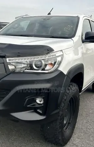 Toyota Hilux 2019 Pearl