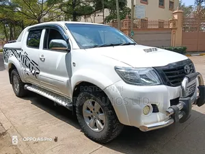 Toyota Hilux 2008 White