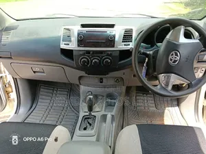 Toyota Hilux 2008 White