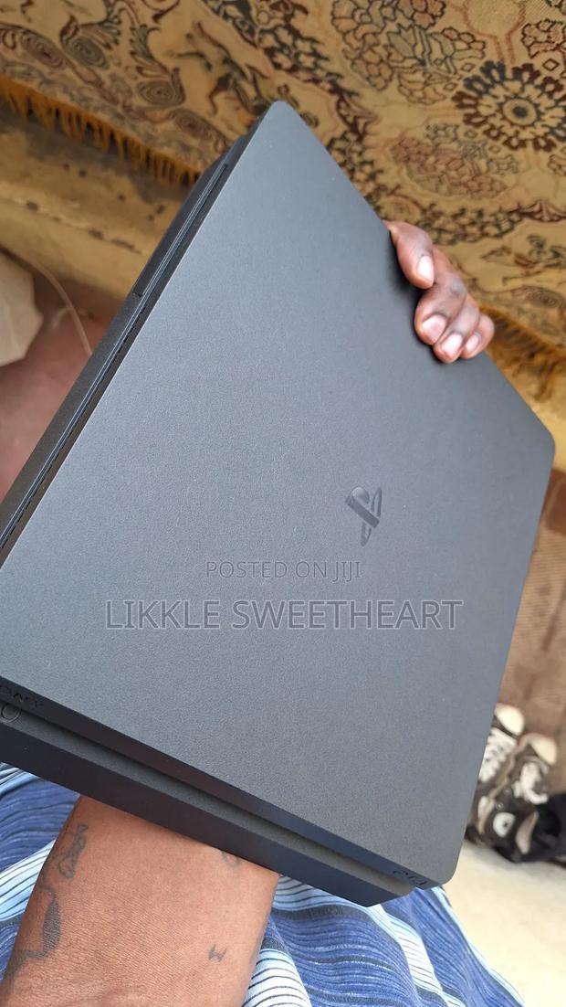 Ps4 Pro Slim 1 Tb - thumbnail 3