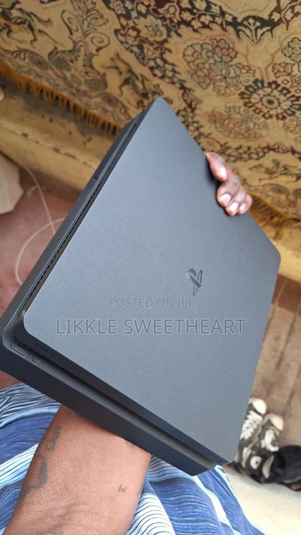 Ps4 Pro Slim 1 Tb - thumbnail 4