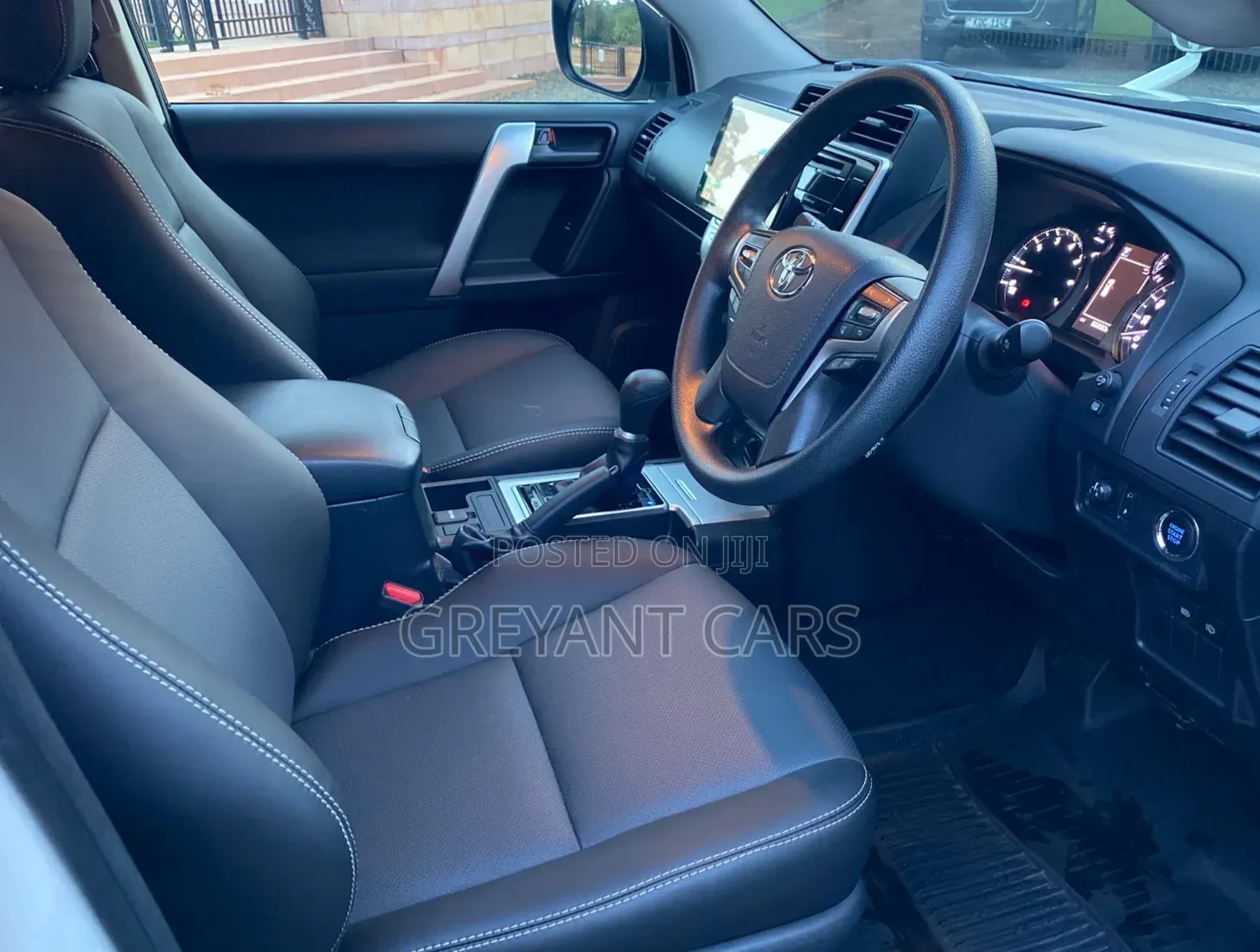 Toyota Land Cruiser Prado 2019 White