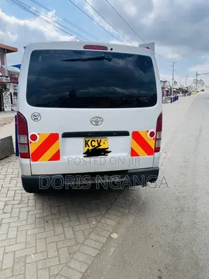 Toyota HiAce 2012 Silver
