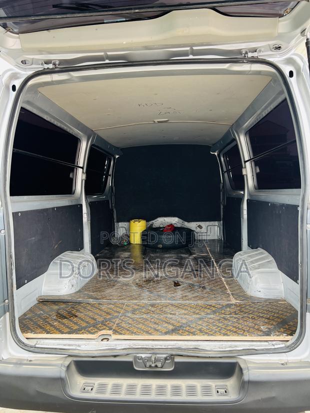 Toyota HiAce 2012 Silver - thumbnail 3