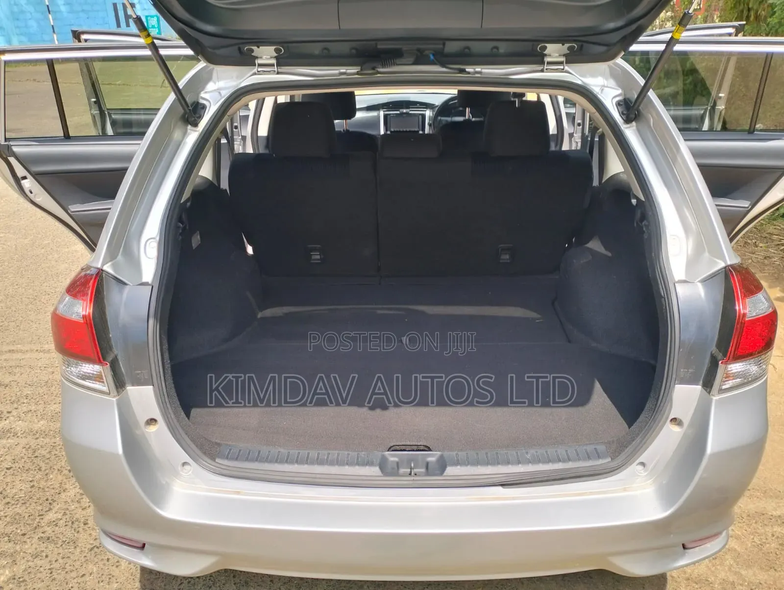 Toyota Corolla Fielder 2019 Silver