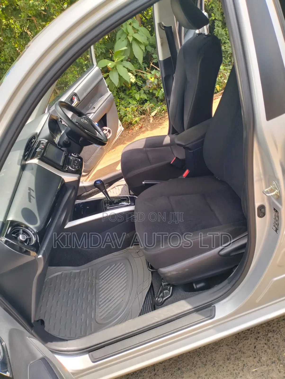 Toyota Corolla Fielder 2019 Silver