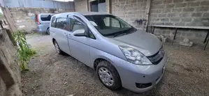 Toyota ISIS 2015 Silver